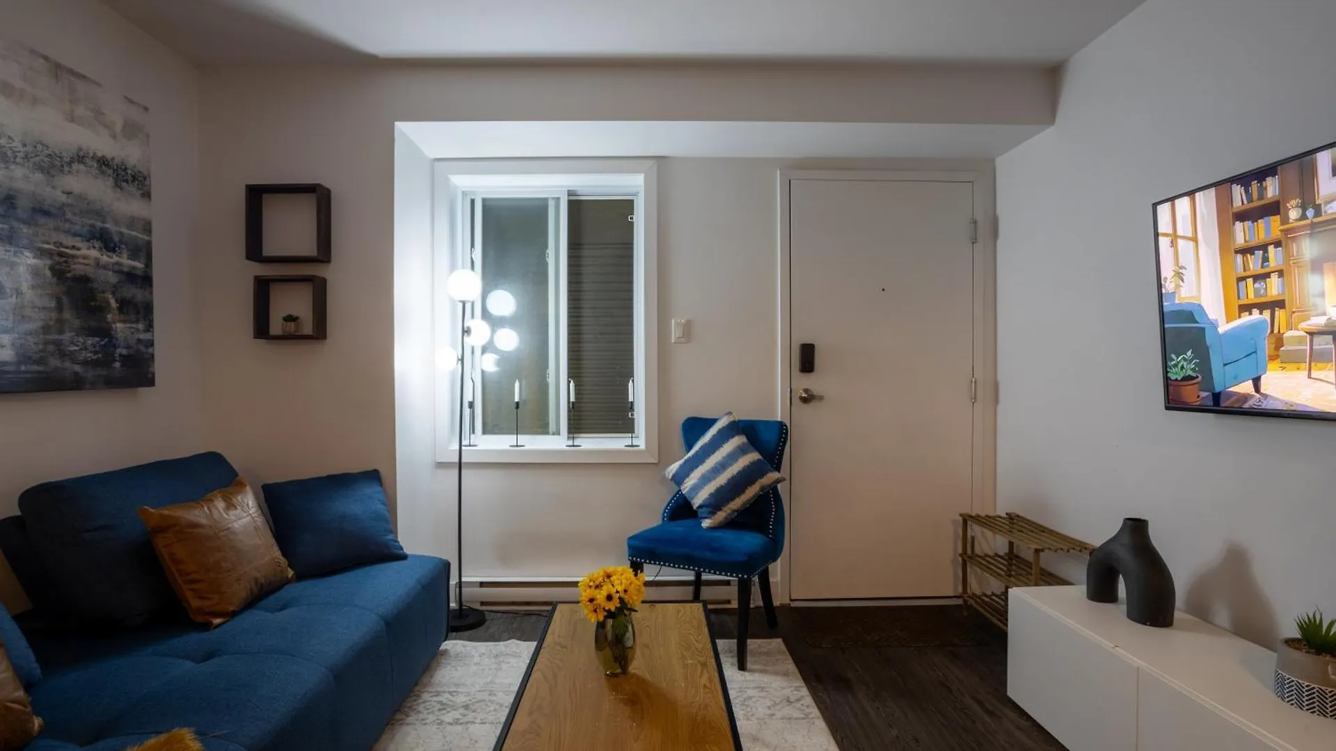 Amazing 4 Bedroom Unit In Downtown Montréal