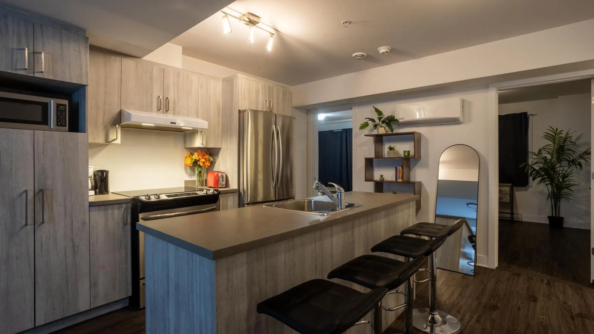 Apartamento Amazing 4 Bedroom Unit In Downtown Montréal