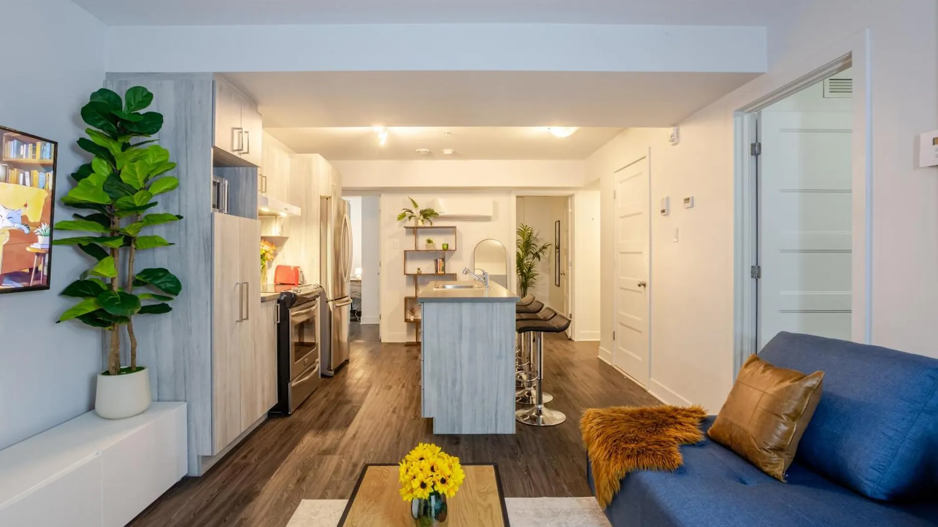 Amazing 4 Bedroom Unit In Downtown Montréal Apartamento